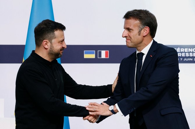 E. Macronas su V. Zelenskiu Paryžiuje / YOAN VALAT / AFP