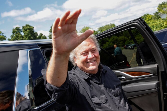 Steve'as Bannonas / Eduardo Munoz / REUTERS