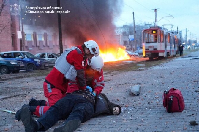 Zaporižia po išpuolio / ZAPORIZHZHIA REGIONAL MILITALY A / via REUTERS