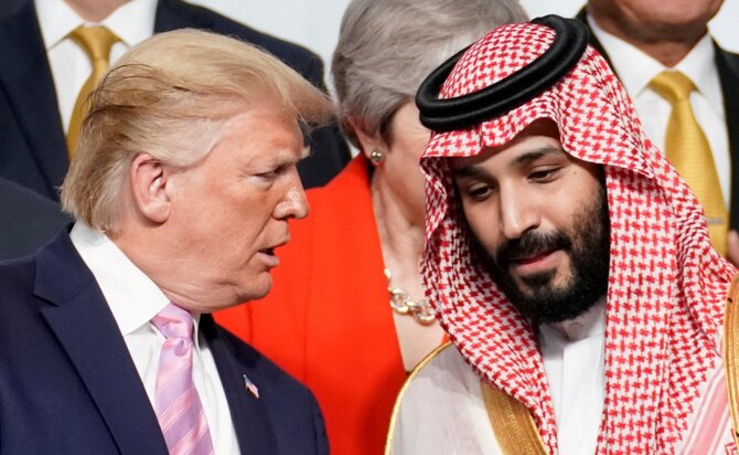 D. Trumpas kalbasi su Saudo Arabijos princu Mohammedu bin Salmanu / Kevin Lamarque / REUTERS