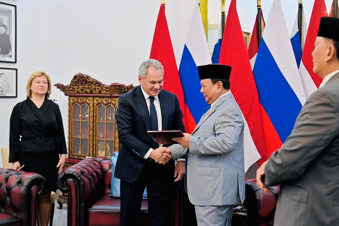 Sergejus Šoigu ir Prabowo Subianto / HANDOUT / AFP