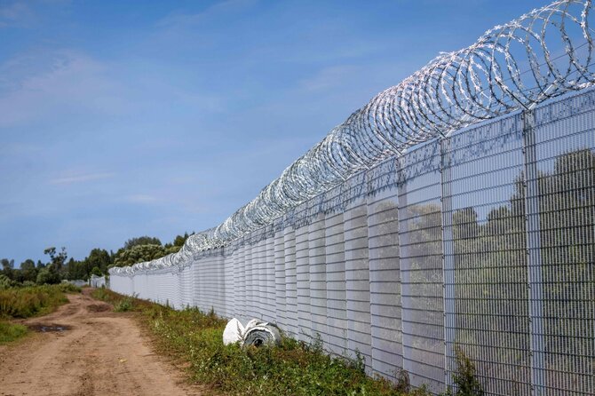 Latvijos ir Baltarusijos pasienis / GINTS IVUSKANS / AFP