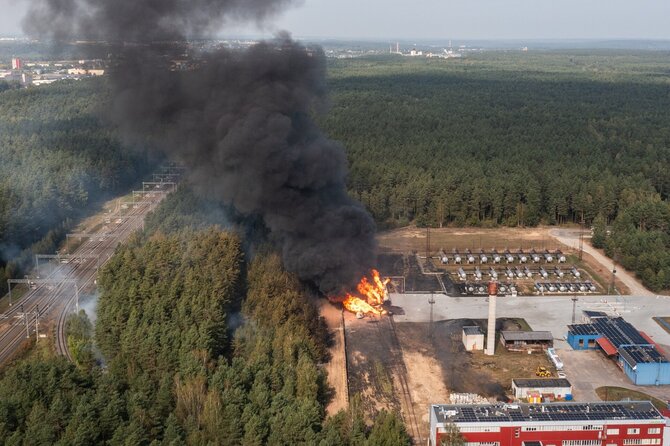 Vagonų gaisro vaizdai iš drono / BNS nuotr.