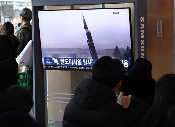 Šiaurės Korėjos balistinės raketos paleidimas / JUNG YEON-JE / AFP