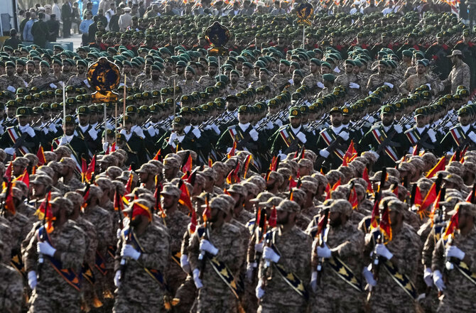 / AP