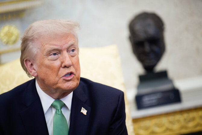Donaldas Trumpas / / Yuri Gripas/POOL via CNP/INSTARi