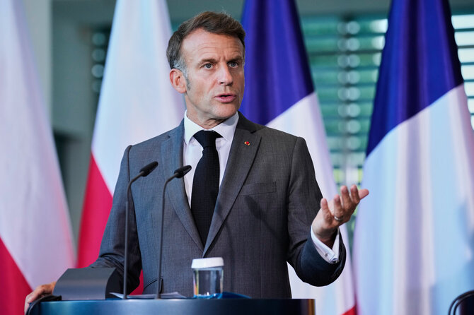 Emmanuelis Macronas /  / AP