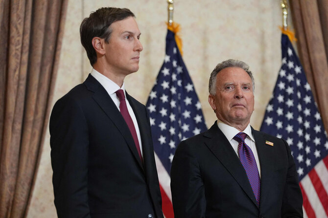 J. Kushneris ir S. Witkoffas / JACQUELYN MARTIN / AFP