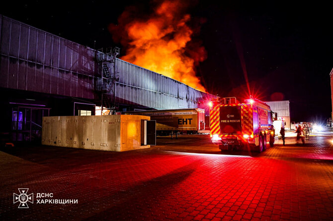Rusijos smūgių Charkive padariniai / STATE EMERGENCY SERVICE OF UKRAI / via REUTERS