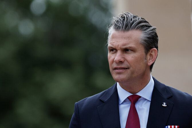 Pete'as Hegsethas / / AP