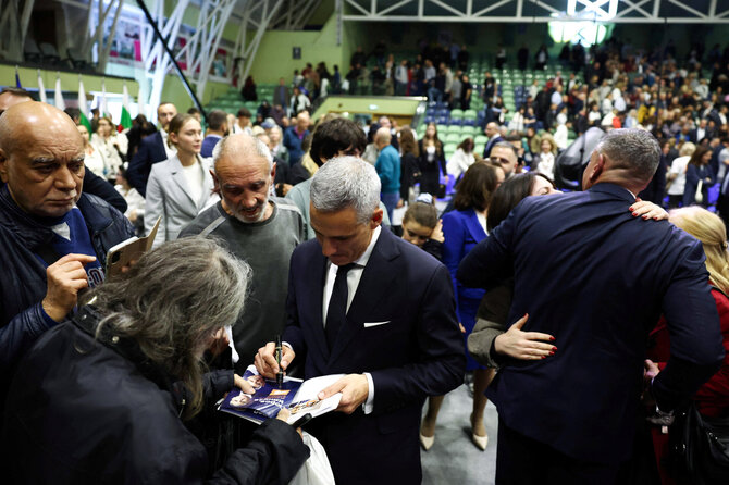 Andrejaus Giurovo rinkiminės kampanijos epizodas / Spasiyana Sergieva / REUTERS
