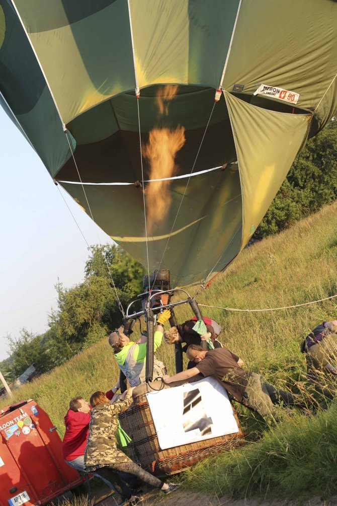 Auklėtoja Aurelija skrido oro balionu