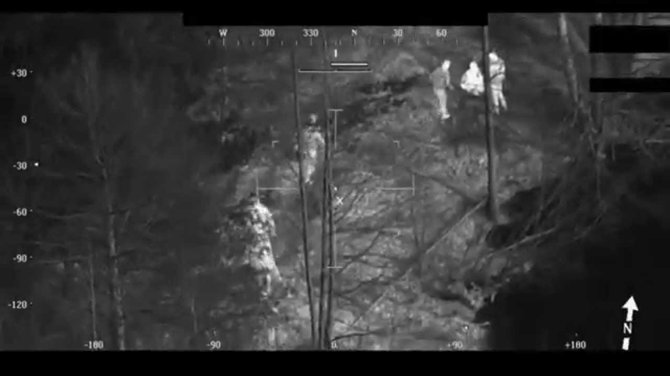 VIDEO kadras: Iš VSAT sraigtasparnio antradienį buvo aptikta dingusi 73-metų moteris
