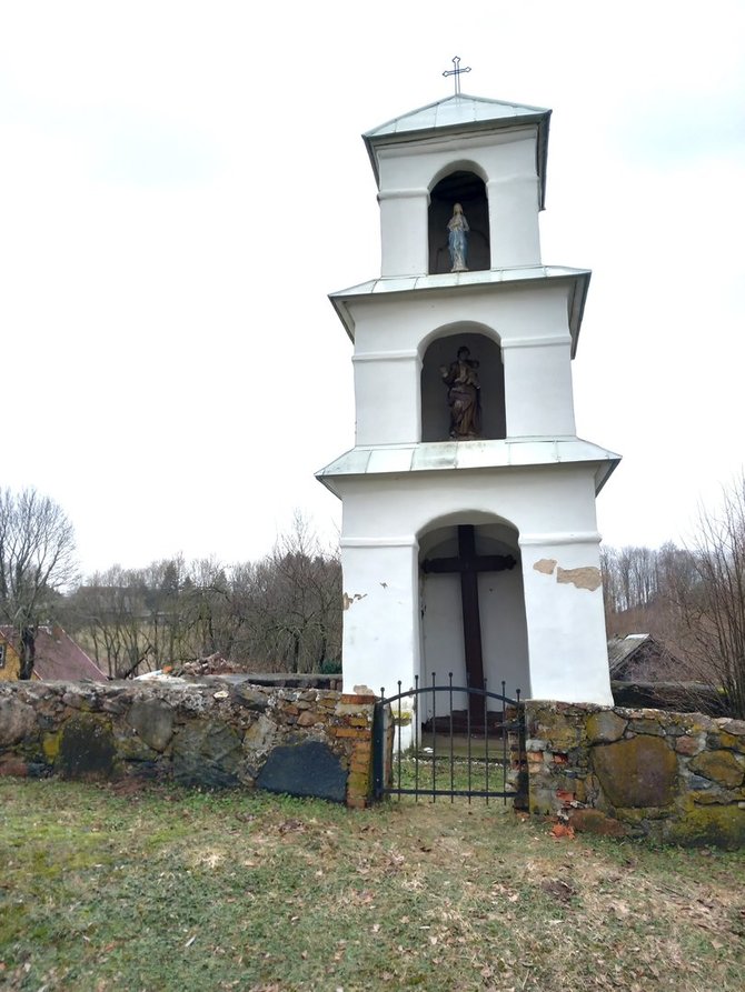  Asm albumo nuotrauka/Pakalnių kaimas. Ieškodami amžinybėn išėjusių protėvių neretai atrandame gyvus savuosius