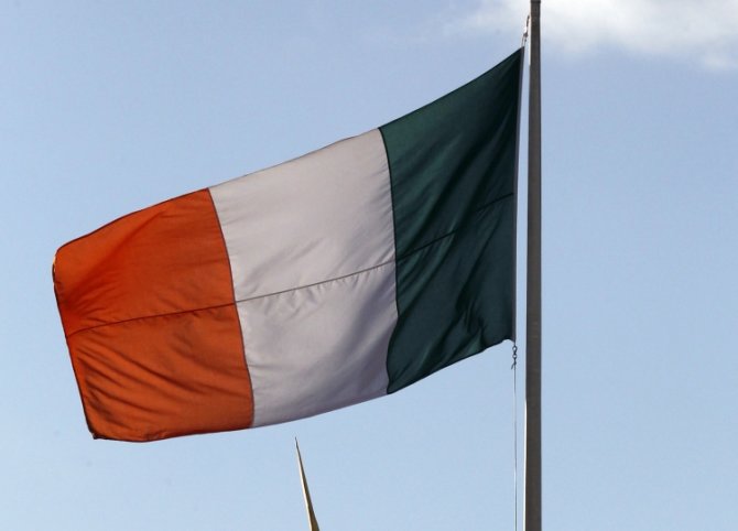 „Reuters“/„Scanpix“ nuotr./Airijos vėliava