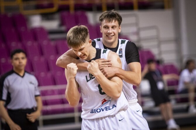 FIBA nuotr./Justas Stonkus ir Mantas Juzėnas