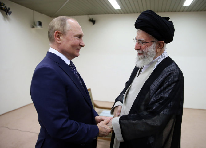 „Scanpix“/AP nuotr./Vladimiras Putinas ir  Ali Khamenei