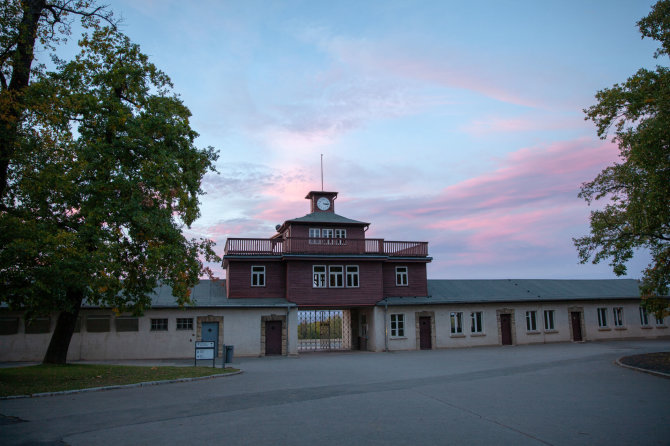 123RF.com nuotr./Įėjimas į buvusią Buchenvaldo koncentracijos stovyklą