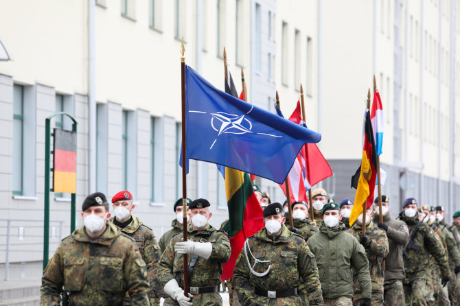 Eriko Ovčarenko / BNS nuotr./NATO ceremonija Rukloje