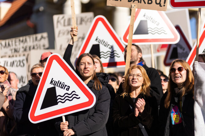 Roberto Riabovo / BNS nuotr./Kultūros bendruomenės protestas prieš kandidatą į kultūros ministrus