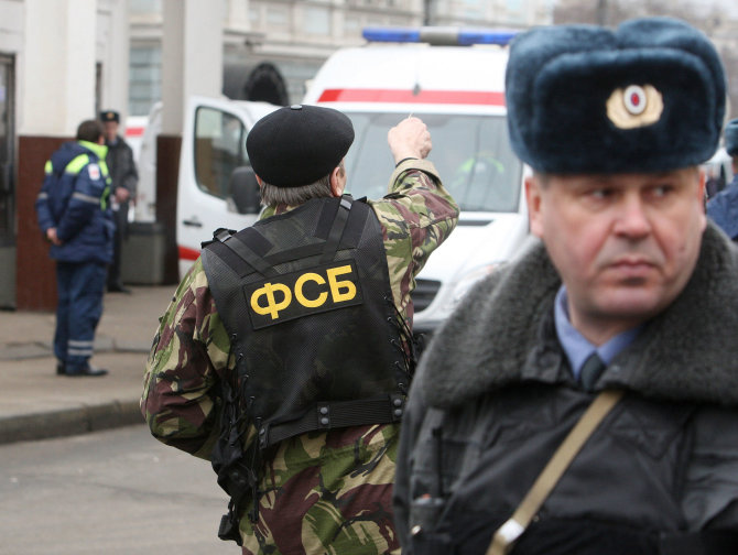 „Reuters“/„Scanpix“ nuotr./Rusijos federalinės saugumo tarnybos (FSB) pareigūnas