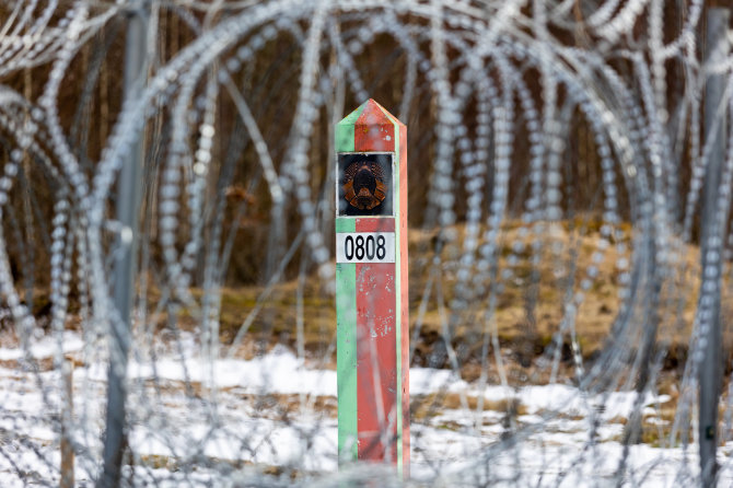 Lukas Balandis / BNS photo / Physical barrier at the construction site near Siliai village