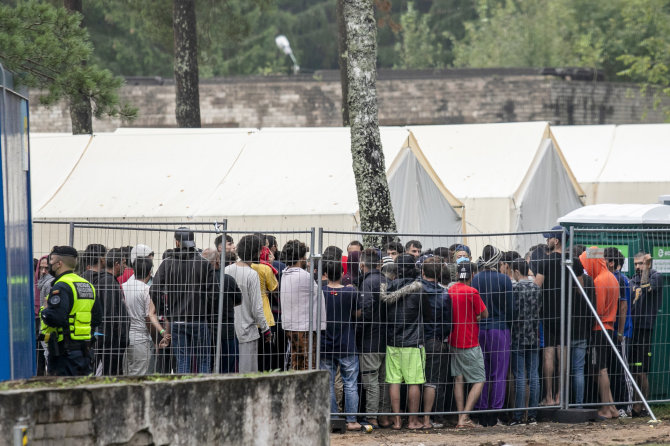 Luko Balandžio / 15min nuotr./Rūdninkų stovykloje migrantai laukia sprendimo dėl prieglobsčio