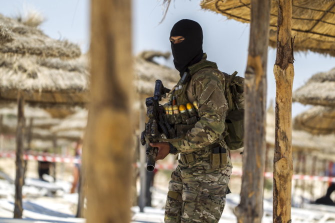 „Reuters“/„Scanpix“ nuotr./Tuniso saugumo pajėgos