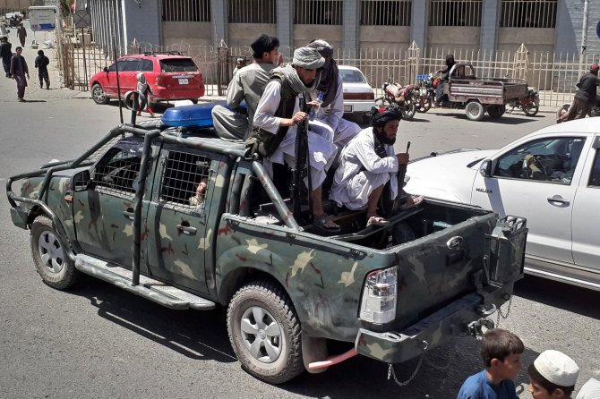 AFP/„Scanpix“ nuotr./Talibano kovotojai Kandaharo mieste