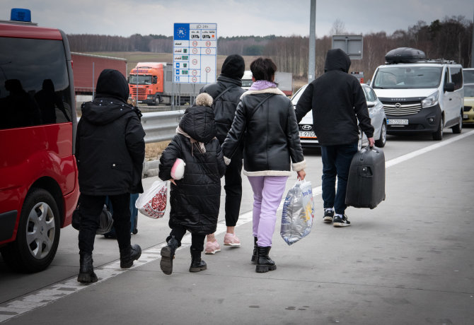 Gabrielės Navickaitės / 15min nuotr./Į Europą besitraukiantys ukrainiečiai