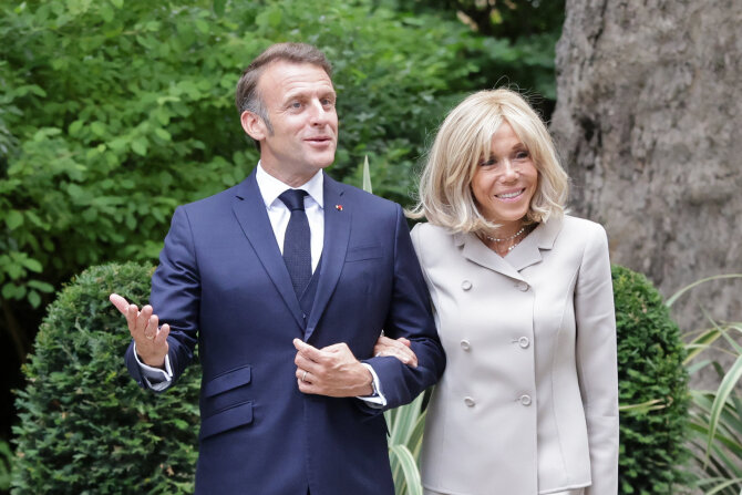Vida Press nuotr./Brigitte ir Emmanuelis Macronas