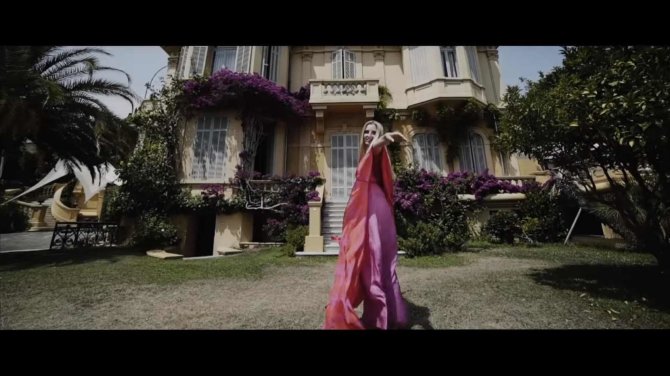 Video kadras/Eleonora Sebrova vaizdo klipe „I Follow You“