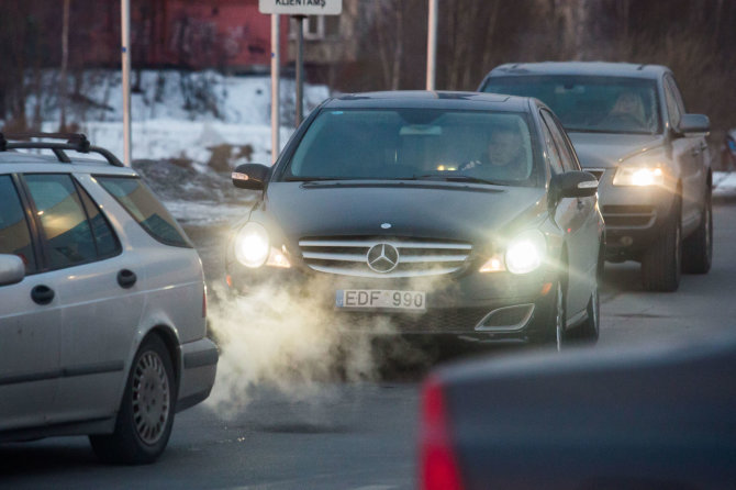 Luko Balandžio / 15min nuotr./Automobilių tarša 