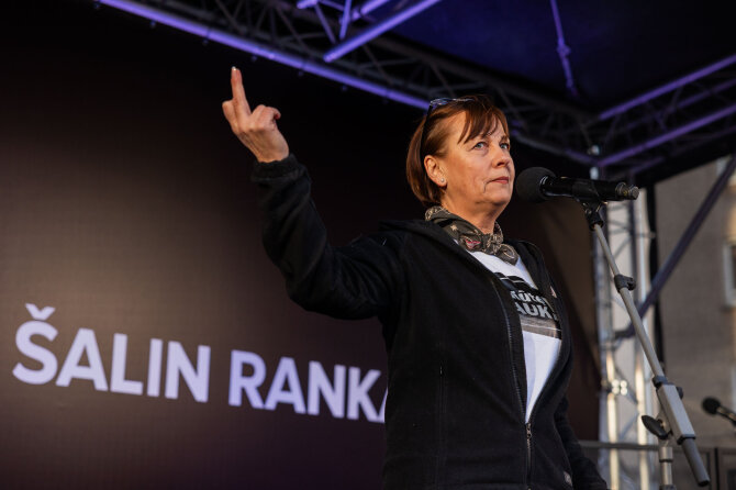 Patricija Adamovič / BNS nuotr./Protestas ,,Šalin rankas nuo laisvo žodžio“
