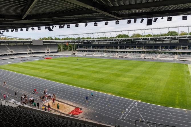 Eriko Ovčarenko / BNS nuotr./Stadiono veja