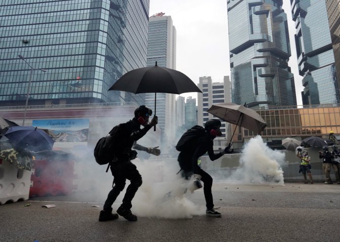 AFP/„Scanpix“ nuotr./Protestas Honkonge