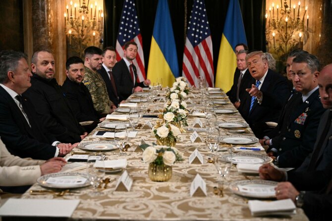 AFP/„Scanpix“ nuotr./Donaldo Trumpo ir Volodymyro Zelenskio susitikimas