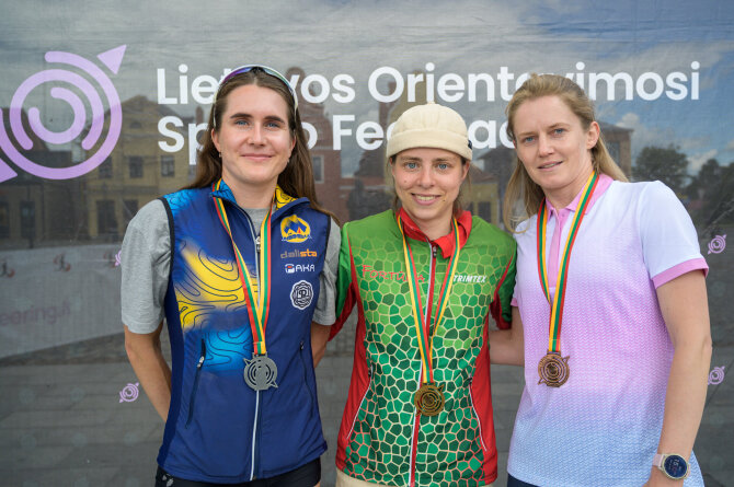 Orienteering.lt nuotr./Teklė Emilija Gvildytė, Judita Traubaitė, Gabija Ražaitytė