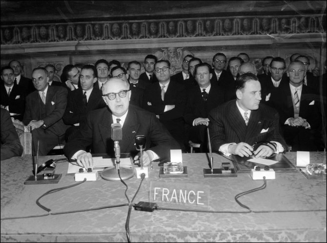 AFP/„Scanpix“ nuotr./Romos sutarties pasirašymas 1957 m.
