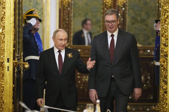 „Scanpix“/AP nuotr./Vladimiras Putinas ir Aleksandras Vučićius