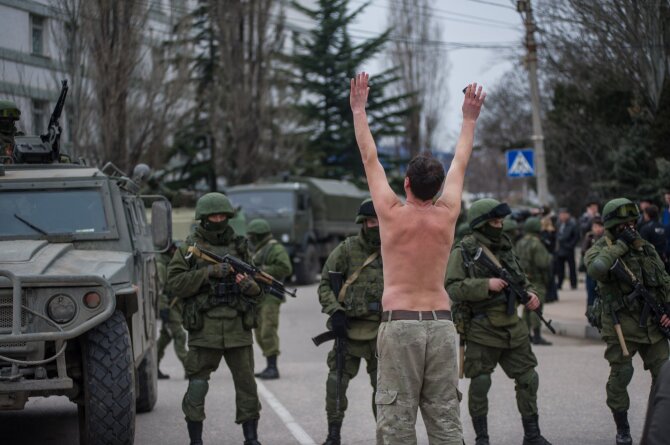 „Scanpix“/AP nuotr./Protestas prieš Rusijos kariuomenę Sevastopolyje (Archyvas)