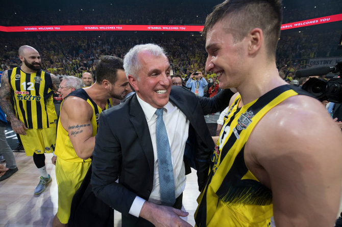 Getty Images/Euroleague.net nuotr./Željko Obradovičius ir Bogdanas Bogdanovičius 2017 m.