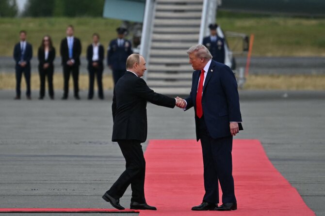 Scanpix nuotr./Putinas ir Trumpas susitiko Aliaskoje