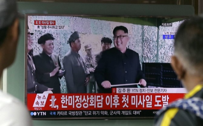 „Scanpix“/AP nuotr./Šiaurės Korėjoje atliktas dar vienas raketos bandymas