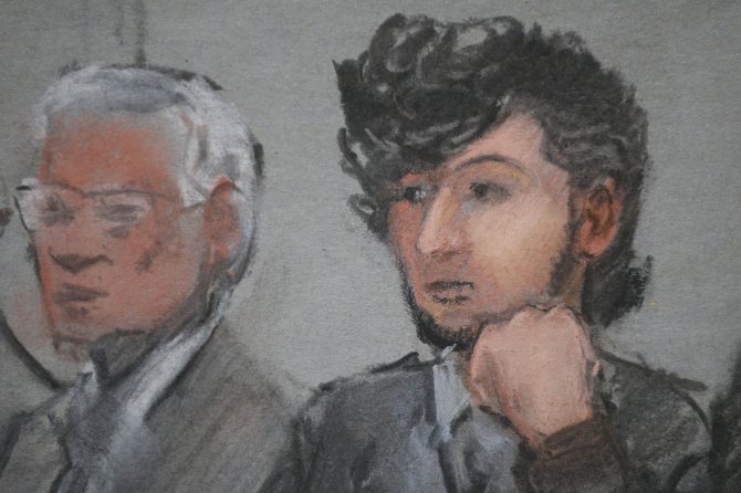 „Reuters“/„Scanpix“ nuotr./Piešinyje pavaizduotas teisme sėdintis Džocharas Carnajevas