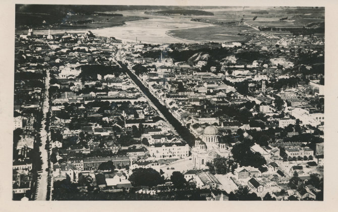 Kauno miesto muziejaus fondų nuotr. /Kauno miesto panorama nuo Soboro iki santakos