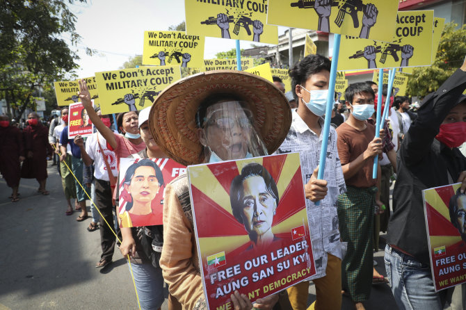 „Reuters“/„Scanpix“ nuotr./Aung San Suu Kyi rėmėjai