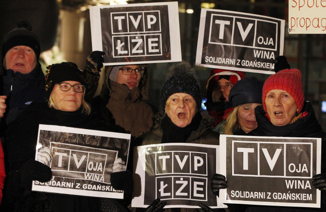 „Scanpix“/AP nuotr./Protestas prieš neapykantos kalbą TVP 