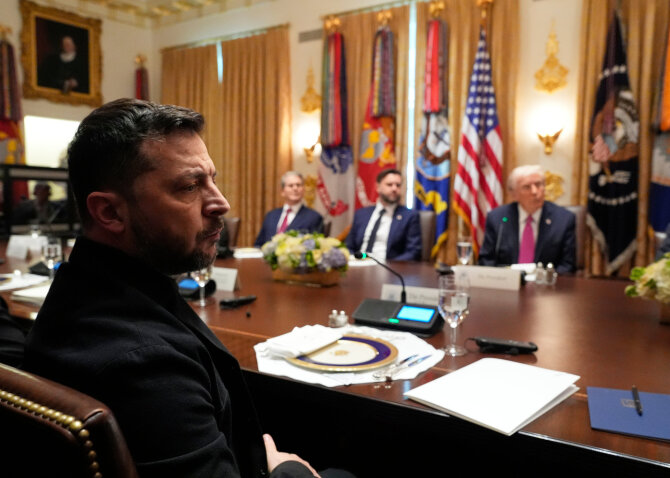 „Scanpix“/AP nuotr./Volodymyro Zelenskio ir Donaldo Trumpo susitikimas Baltuosiuose rūmuose