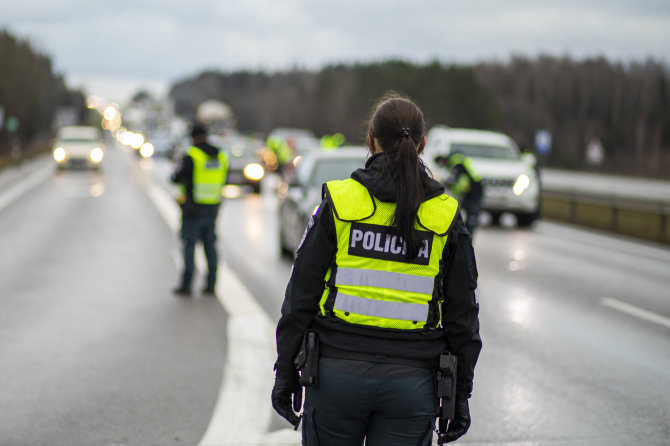 Luko Balandžio / 15min nuotr./Vairuotojų patikra